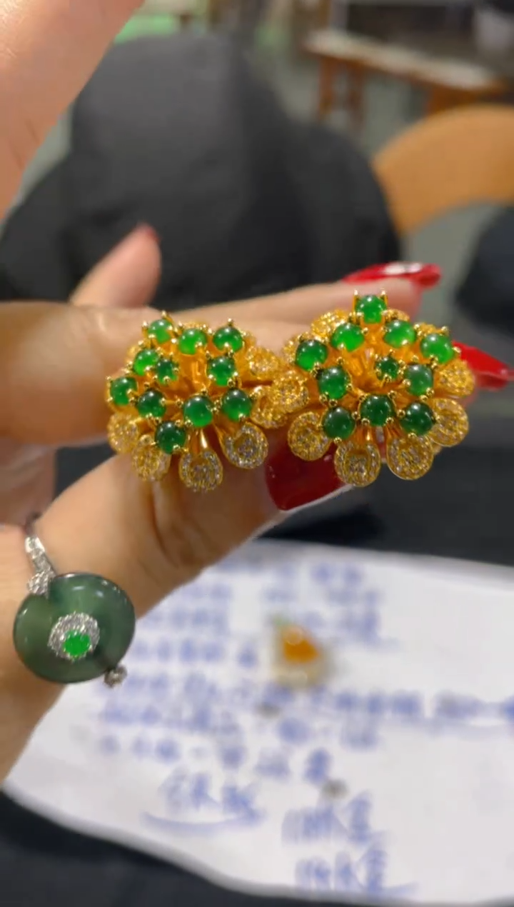 【闪购商品】翡翠颈饰未镶嵌天然A货翡翠多样性发货拍一发一