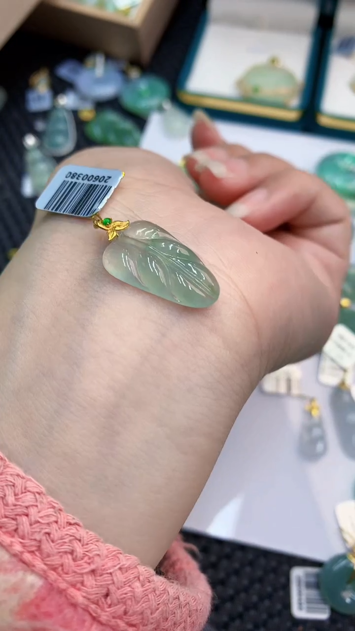 【闪购商品】翡翠颈饰18K金镶嵌            8