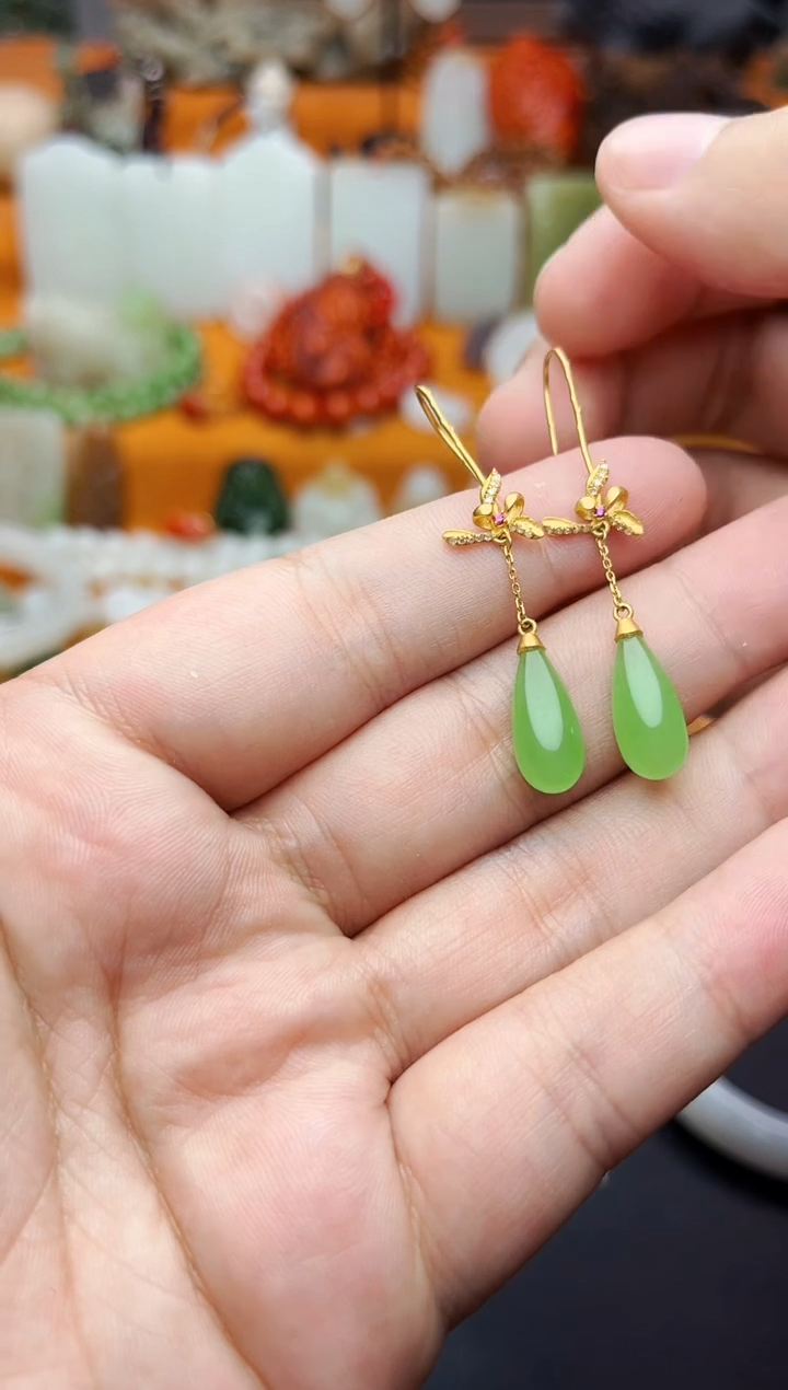 【闪购商品】和田玉耳饰18K金镶嵌水滴 耳坠01