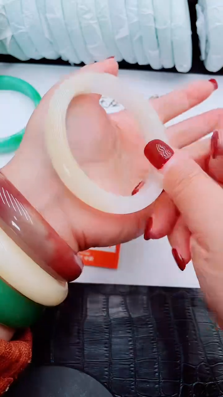 【闪购商品】石英质玉手镯未镶嵌R18-57-58