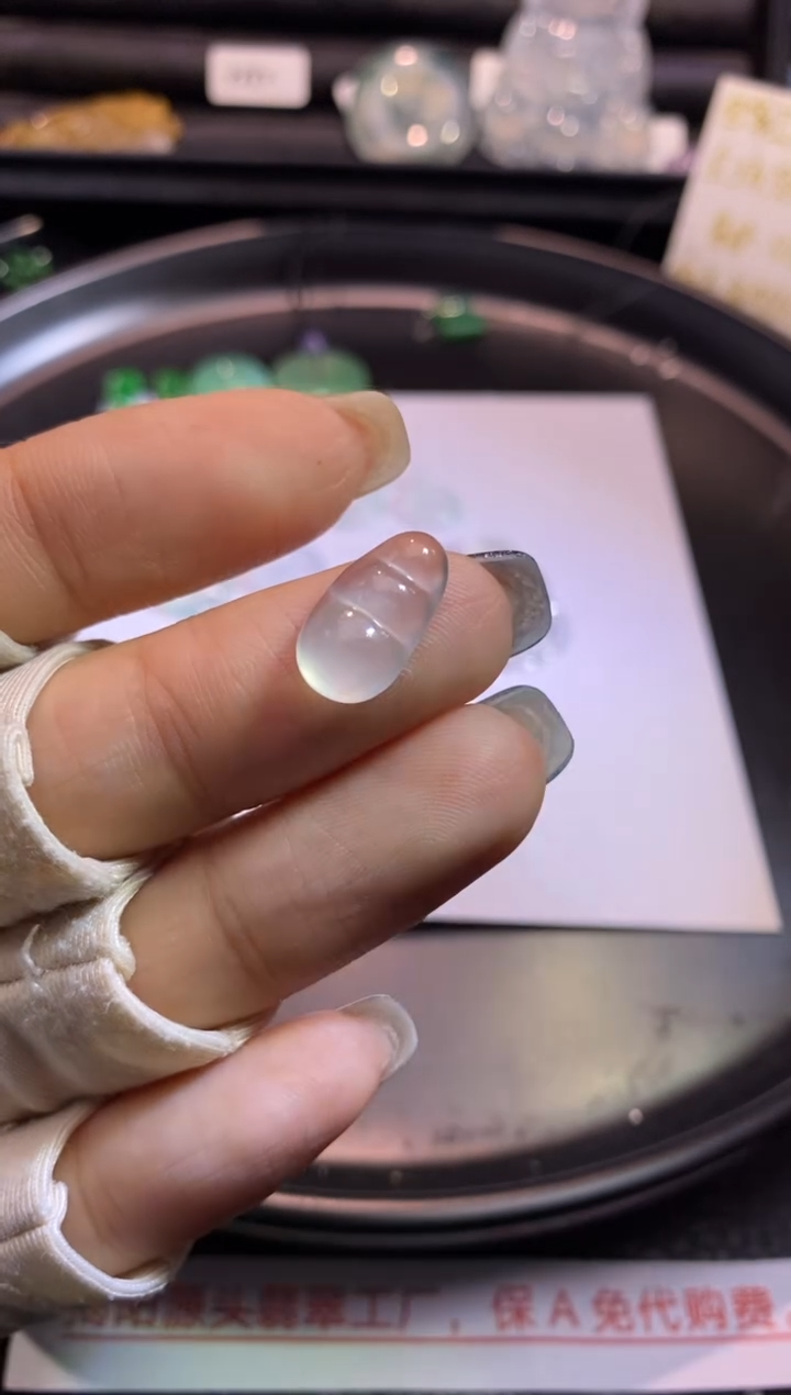 翡翠挂件未镶嵌豆子