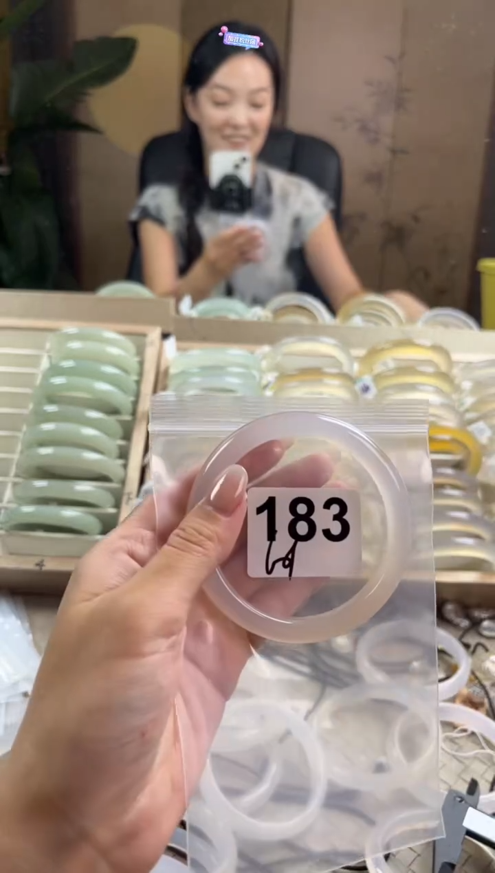 手镯玛瑙/玉髓未镶嵌183