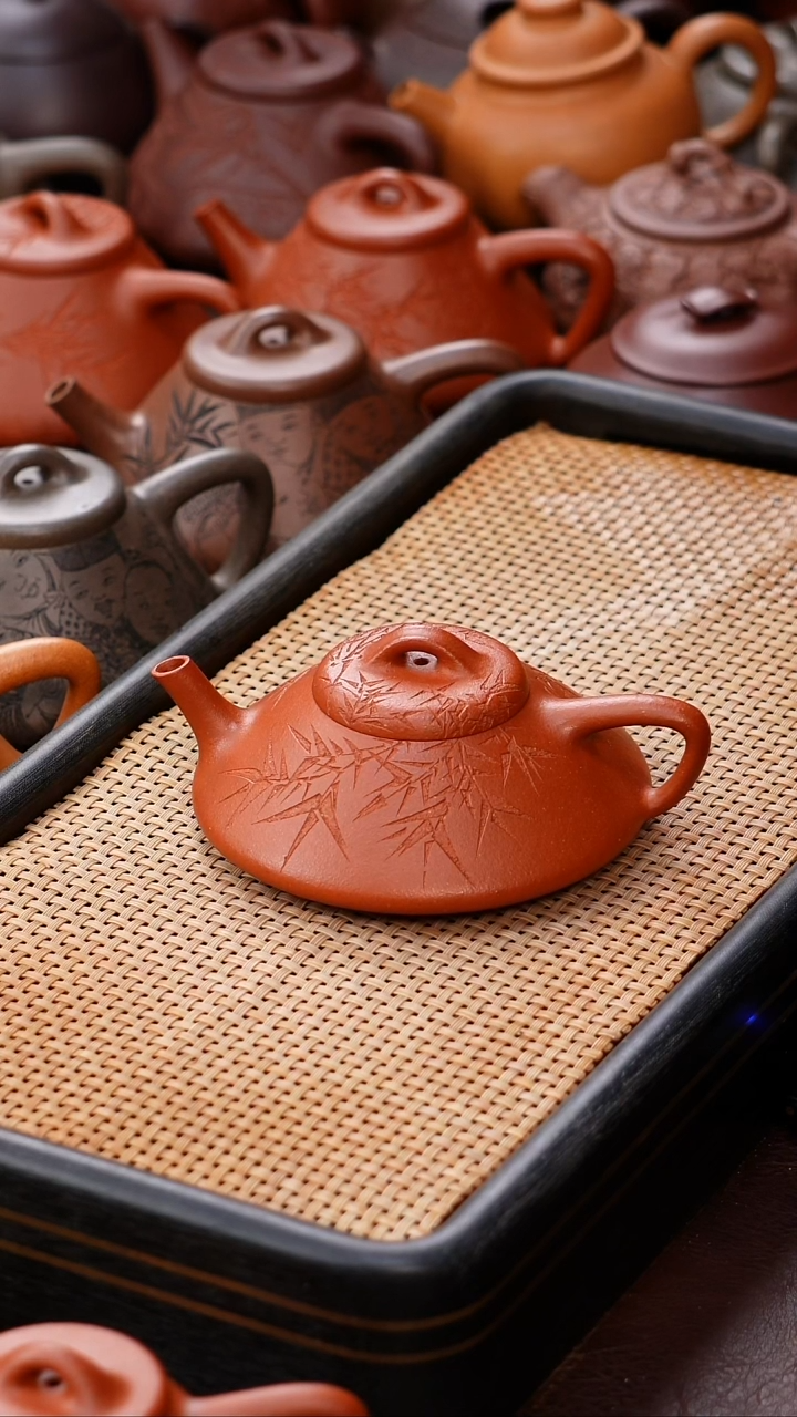 茶壶紫砂合瓢99纯红降坡150cc刻绘