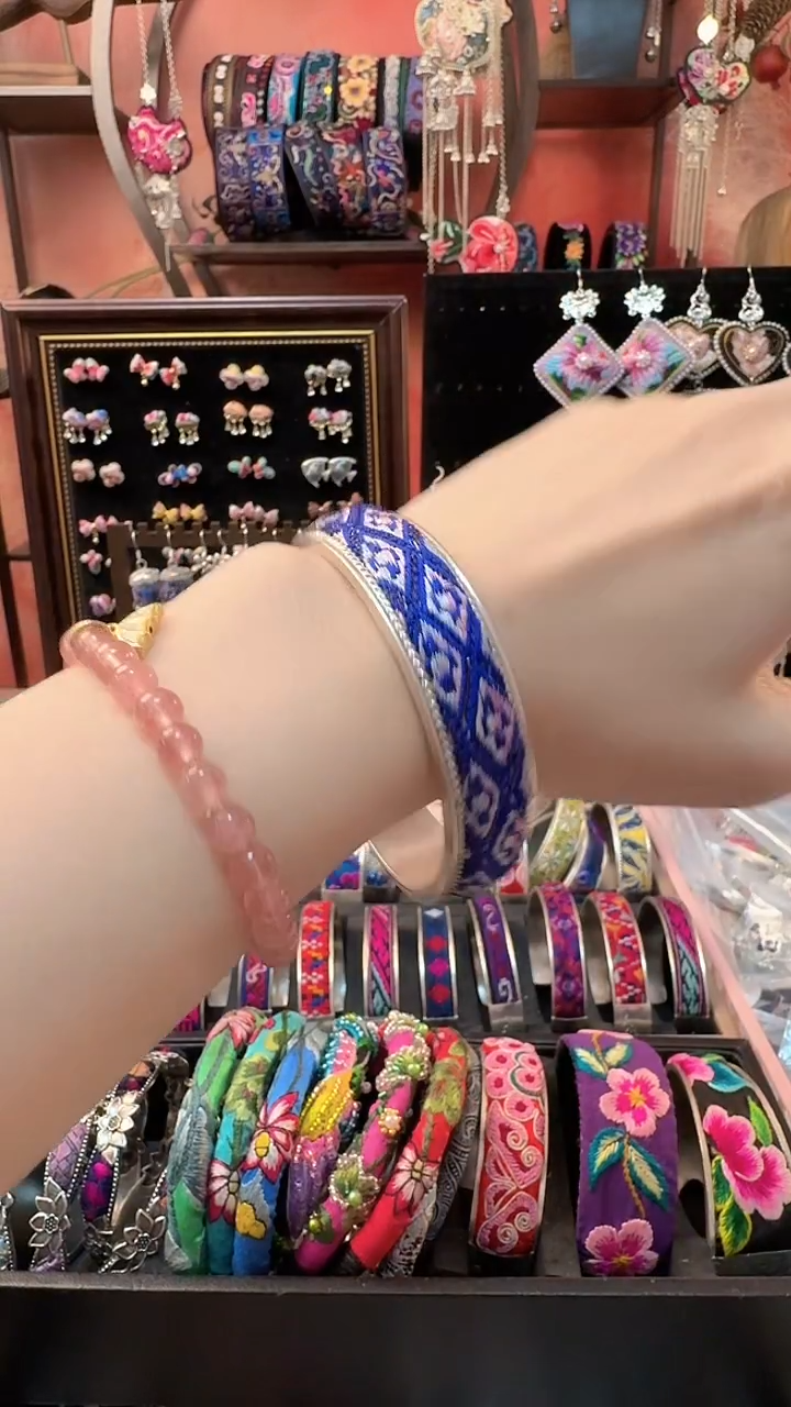 织绣 云织谣民族风精美饰品   28