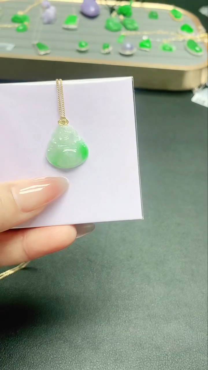 【闪购商品】翡翠颈饰18K金镶嵌证书 礼盒