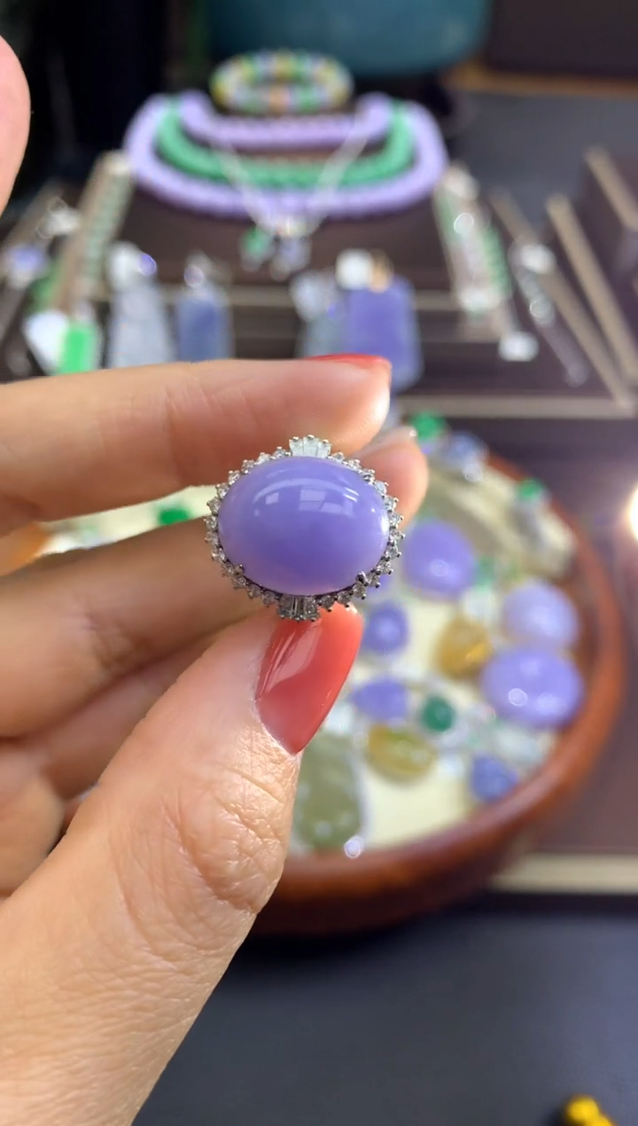 【闪购商品】翡翠颈饰18K金镶嵌翡翠吊坠