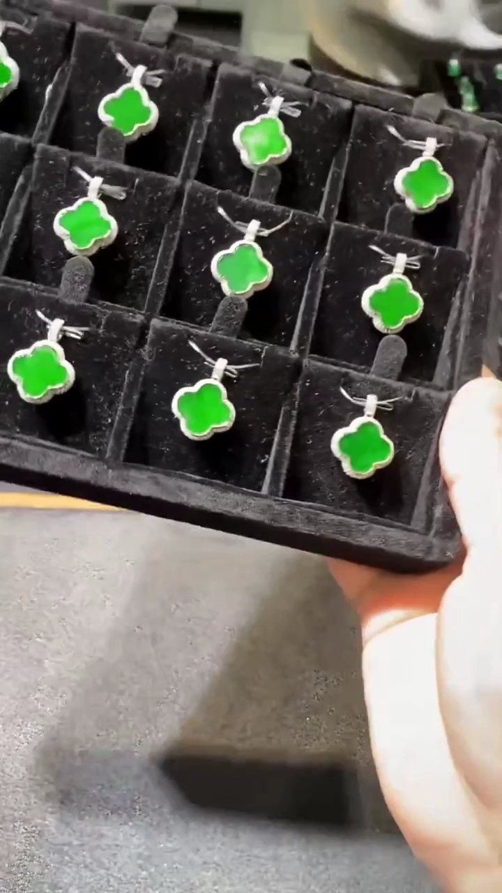 【闪购商品】翡翠吊坠(不含链)未镶嵌多样性发货其一不含链