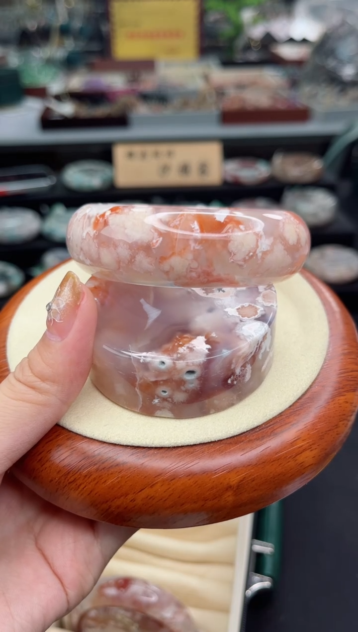 【闪购商品】石英质玉手镯未镶嵌59圈口（赠品镯心）S98180