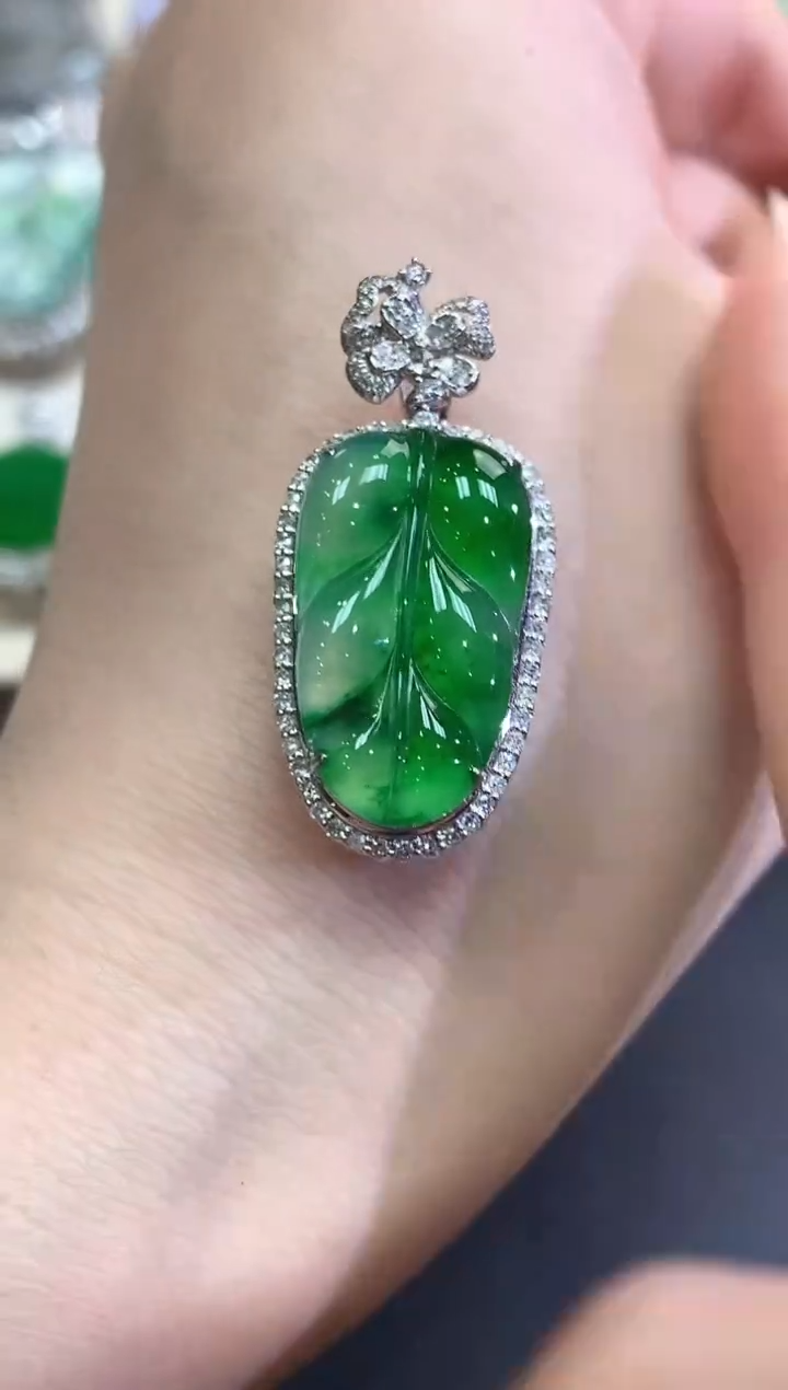 【闪购商品】翡翠颈饰18K金镶嵌C54