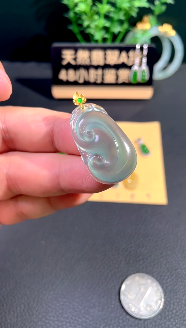 颈饰18K金镶嵌翡翠翡翠