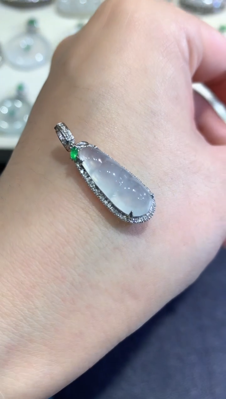 【闪购商品】翡翠颈饰18K金镶嵌B29