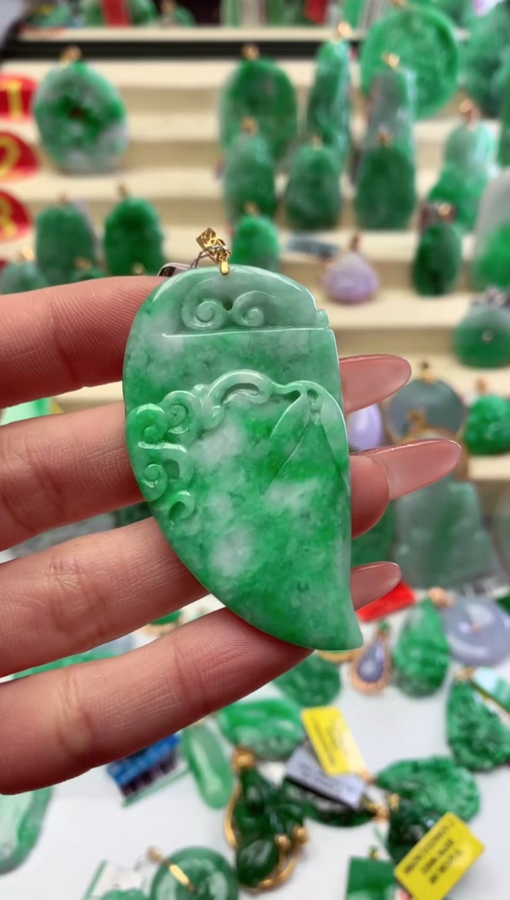 【闪购商品】翡翠颈饰18K金镶嵌挂件