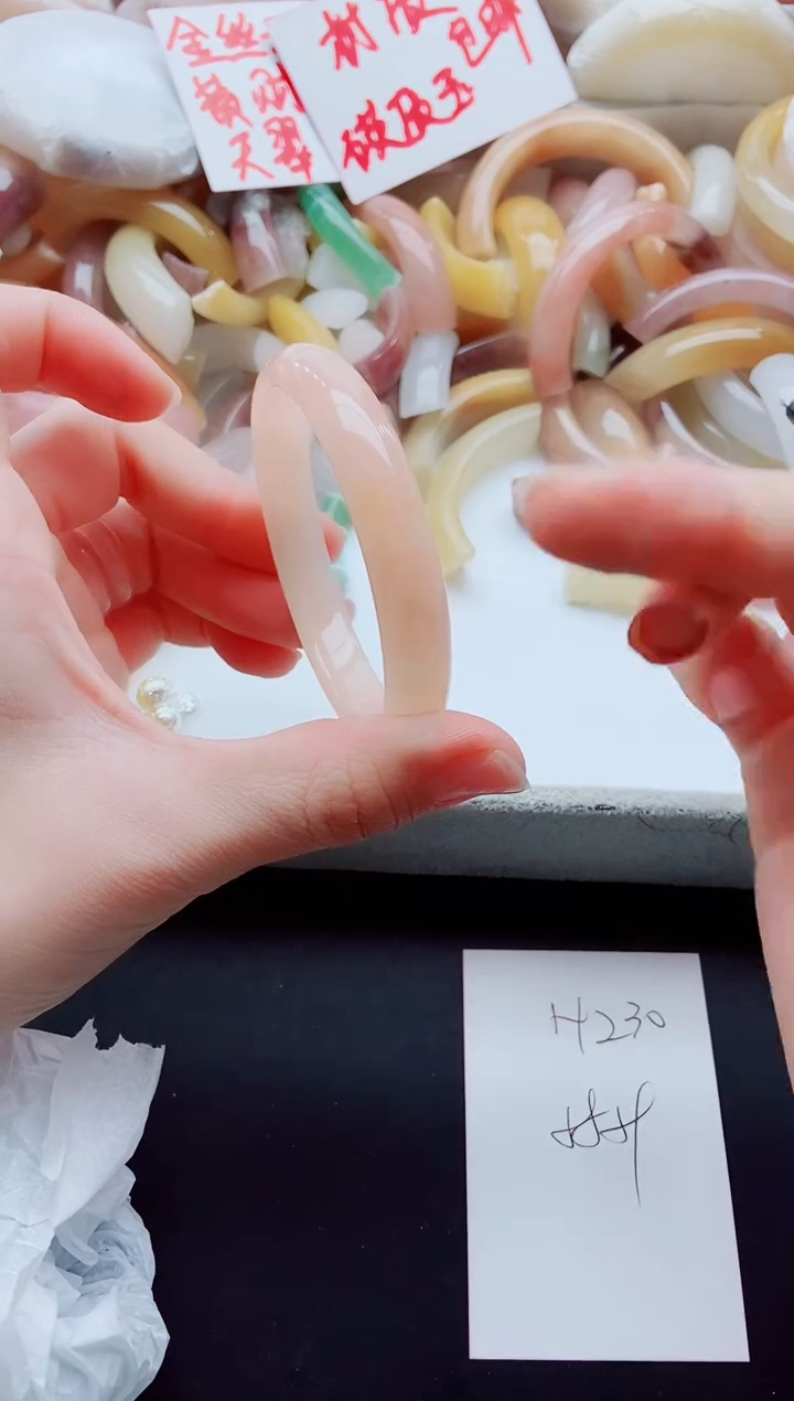 【闪购商品】石英质玉手镯未镶嵌H230-58-59