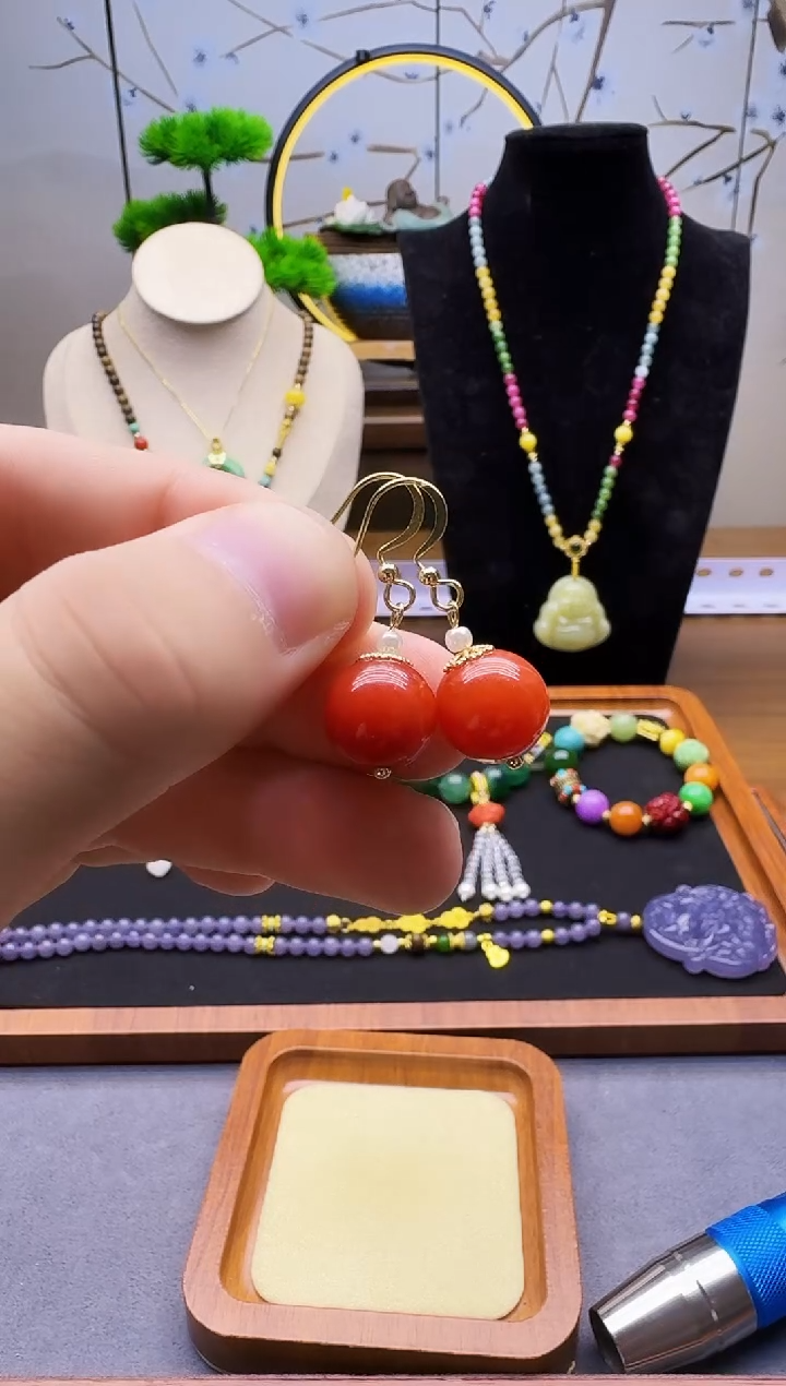 南红玛瑙14K金镶嵌耳饰E68         