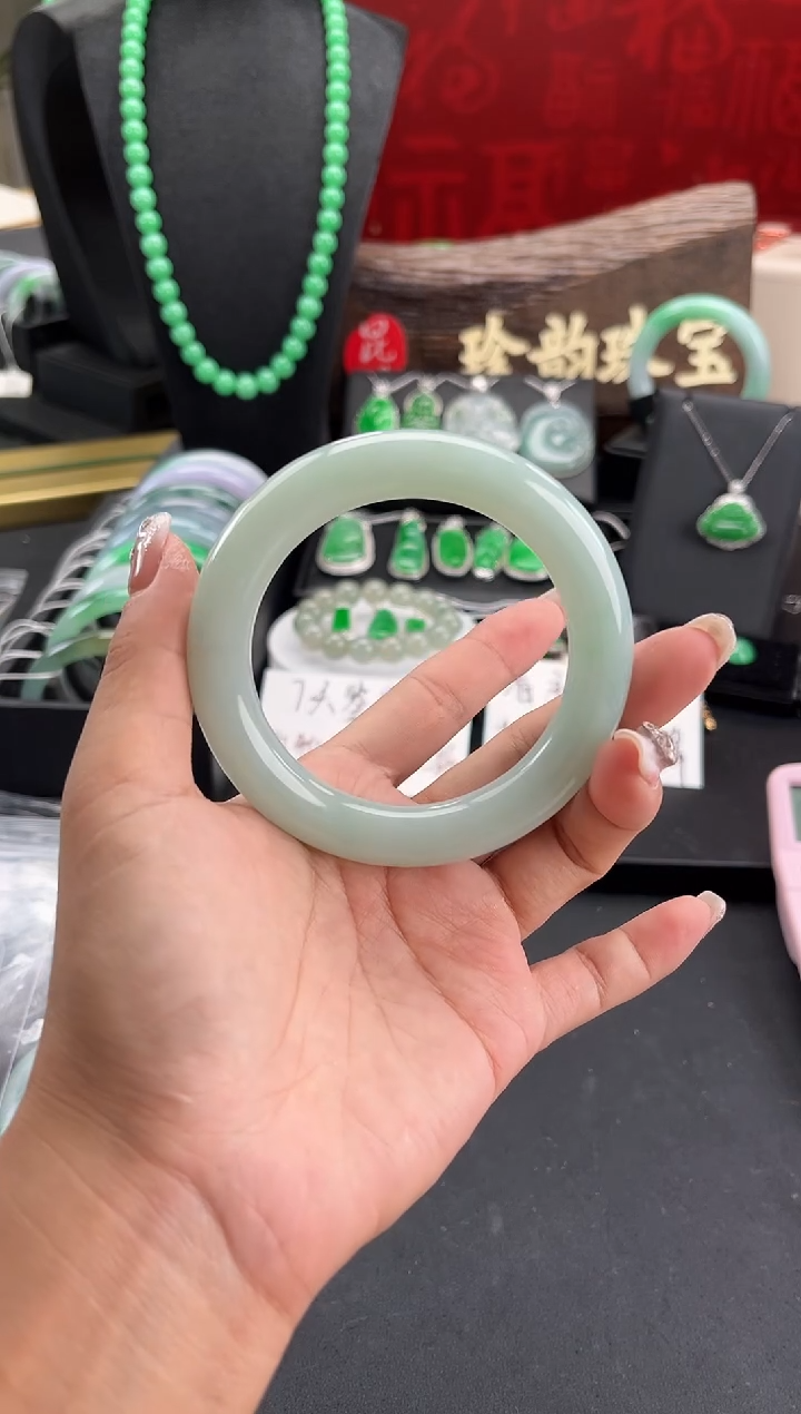 翡翠手镯未镶嵌心*手镯