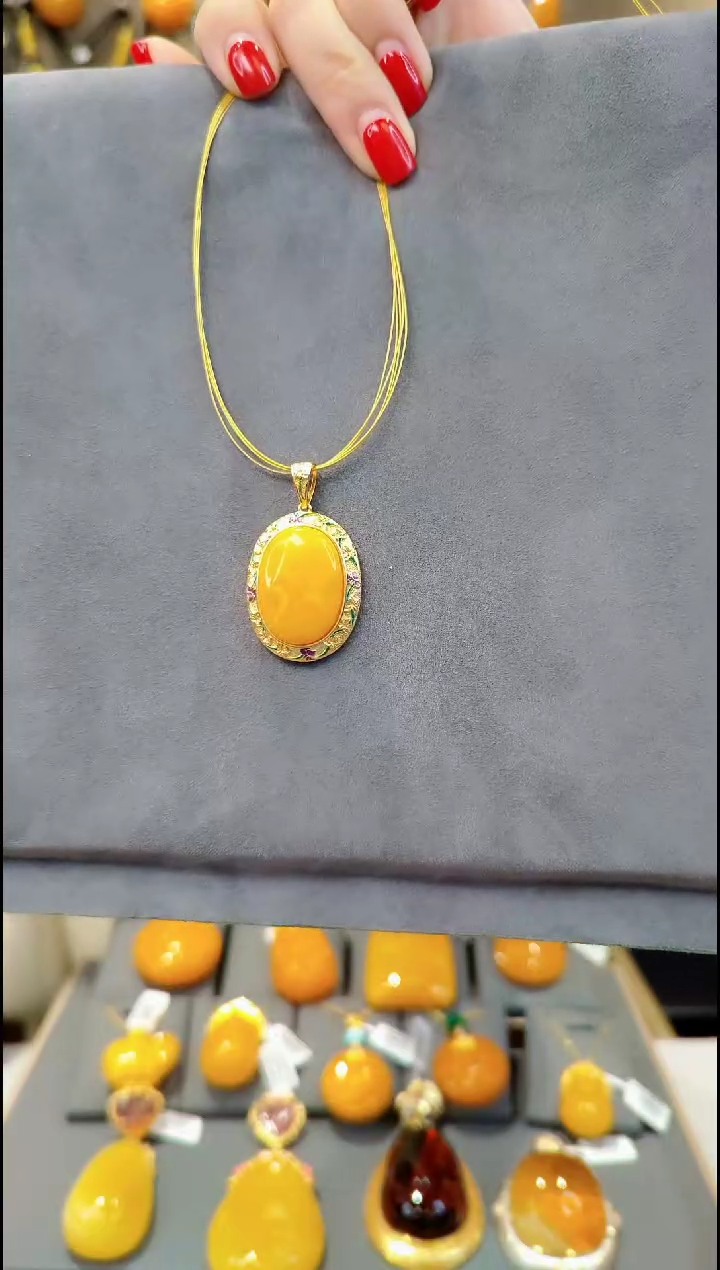 【闪购商品】蜜蜡颈饰银S925镀金镶嵌H875蜜蜡吊坠赠项圈