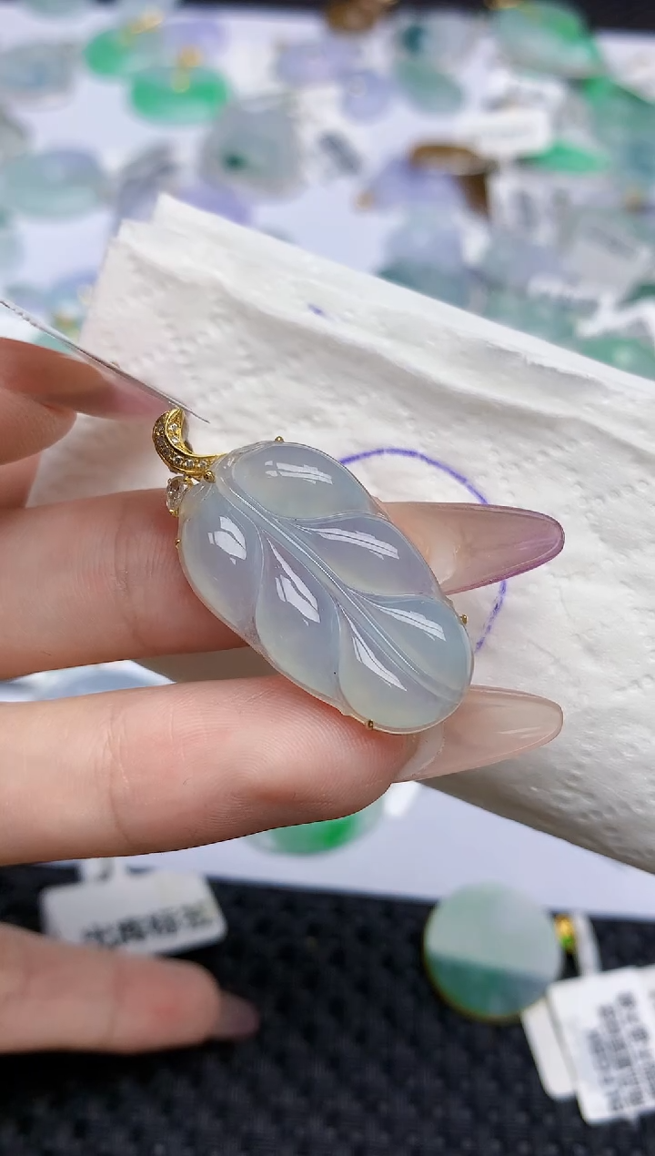 翡翠18K金镶嵌颈饰   天然翡翠A货  百元以上9米证书费自理