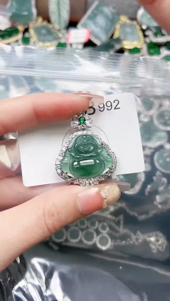 【闪购商品】翡翠颈饰未镶嵌992赠皮绳