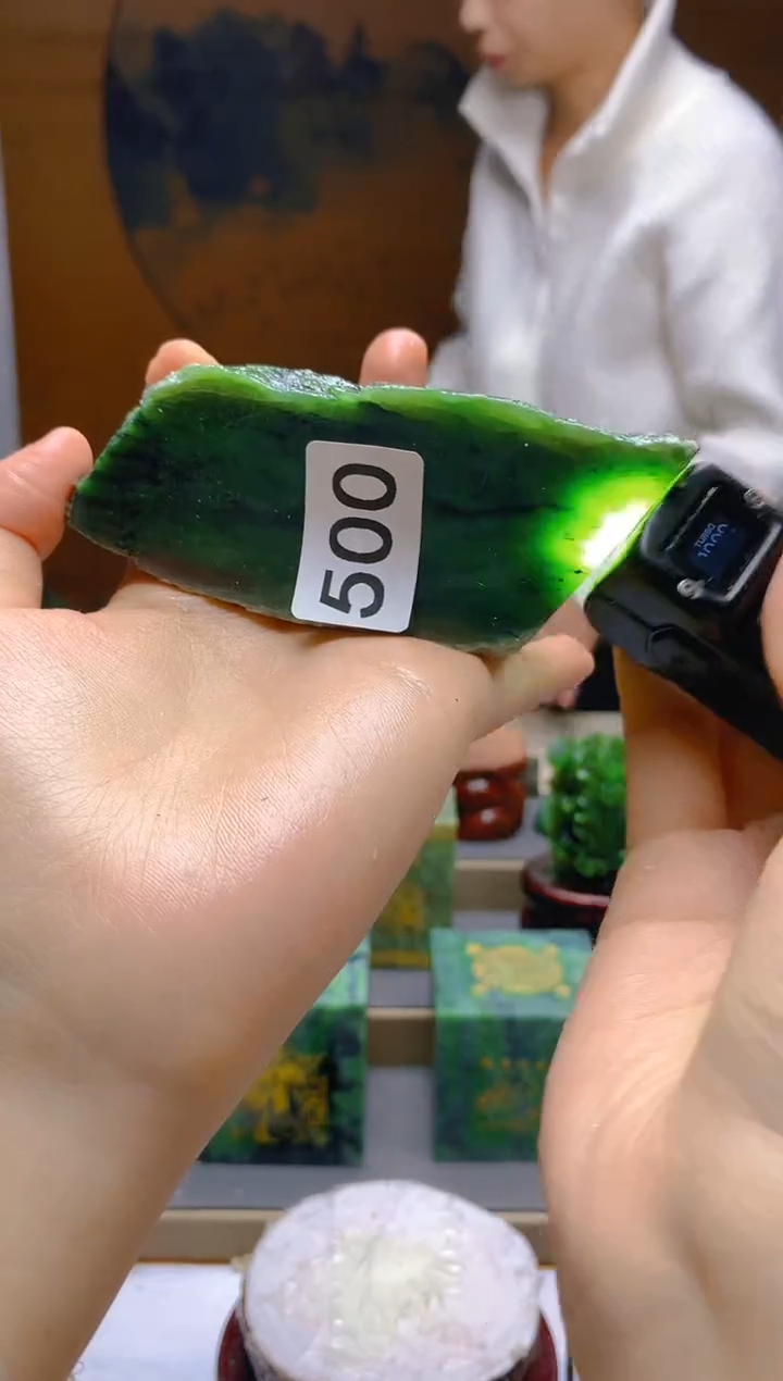 和田玉（碧玉）未镶嵌珠宝半成品1