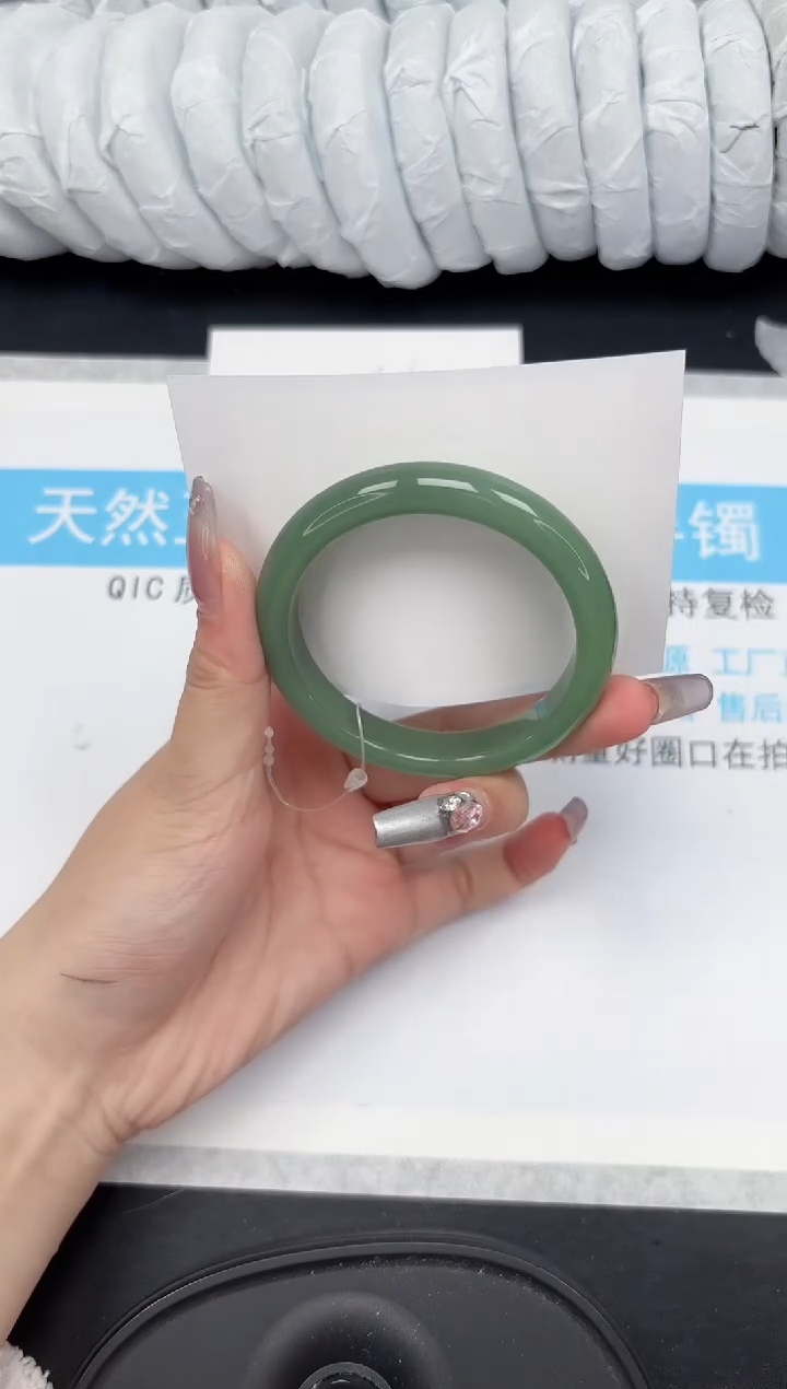 【闪购商品】石英质玉手镯未镶嵌231-54