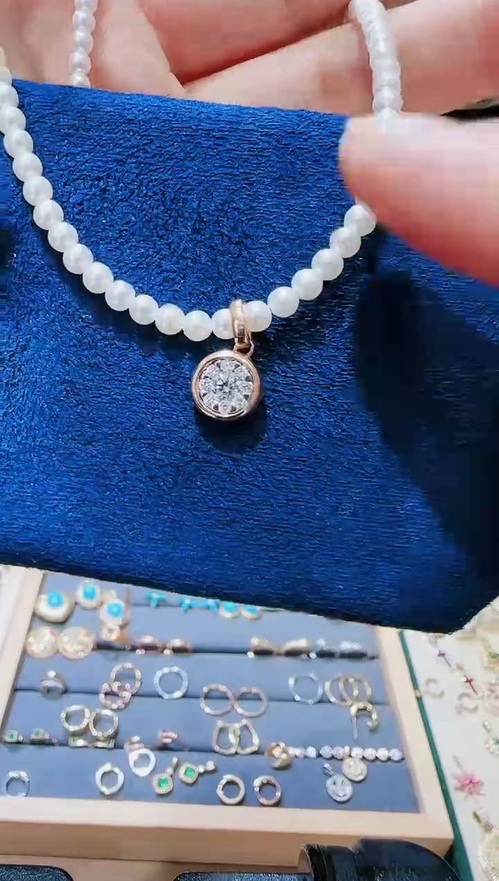 【闪购商品】钻石吊坠18K金镶嵌泡泡吊坠（不含链）