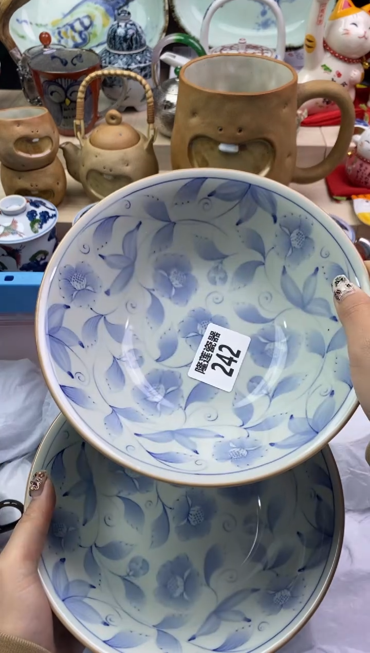 【闪购商品】瓷片隆莲瓷器欢迎大家