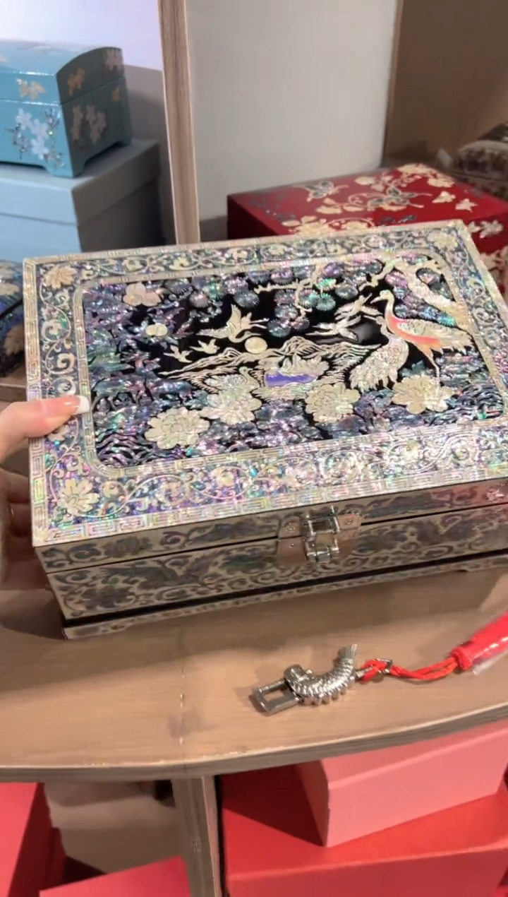 【闪购商品】鱼锁绒布底弘贝雅螺钿漆器文化馆