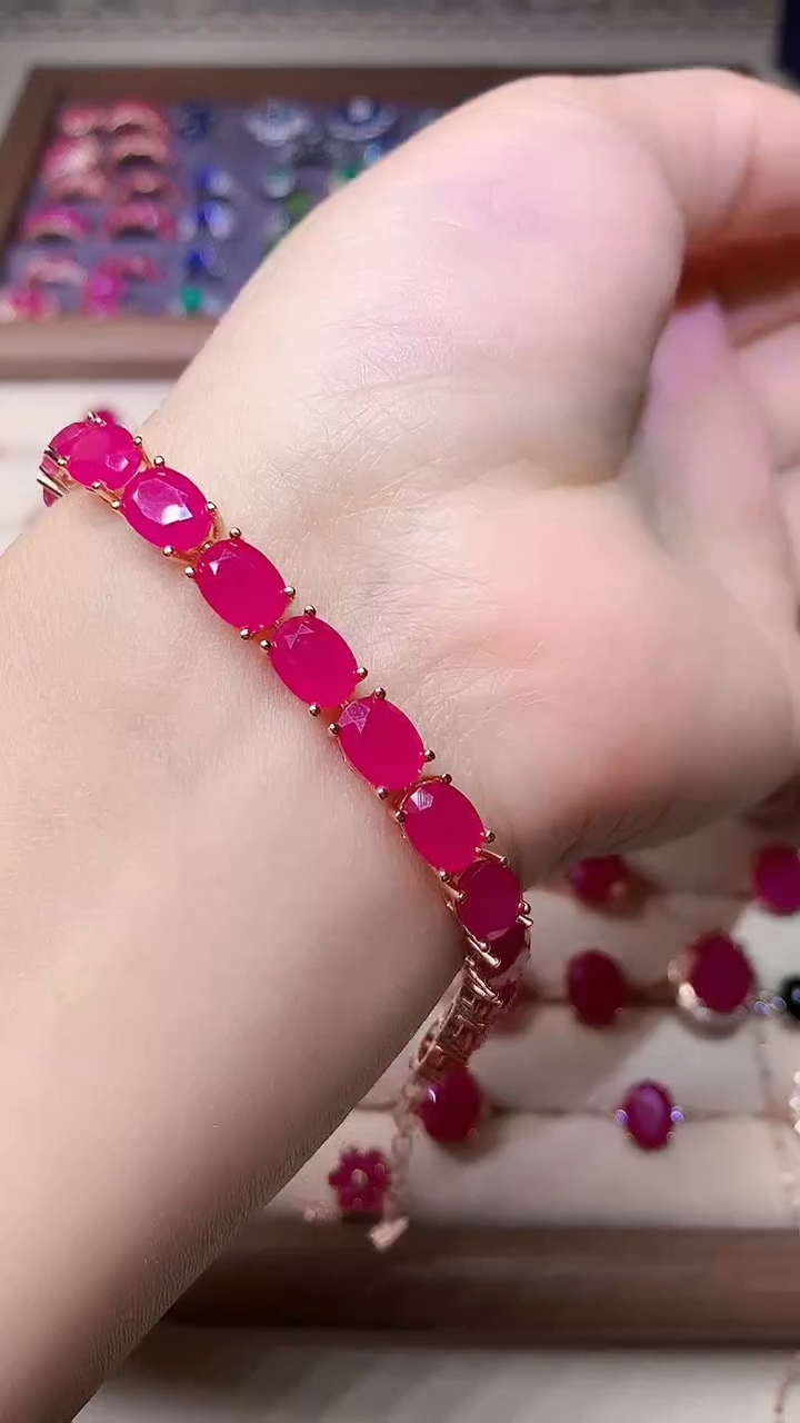 【闪购商品】红宝石手链银S925镶嵌....