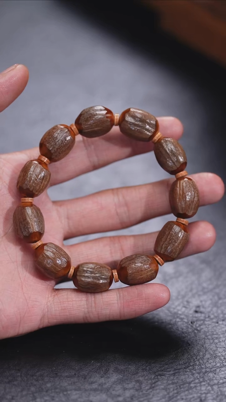 【闪购商品】橄榄核吊坠更厉害