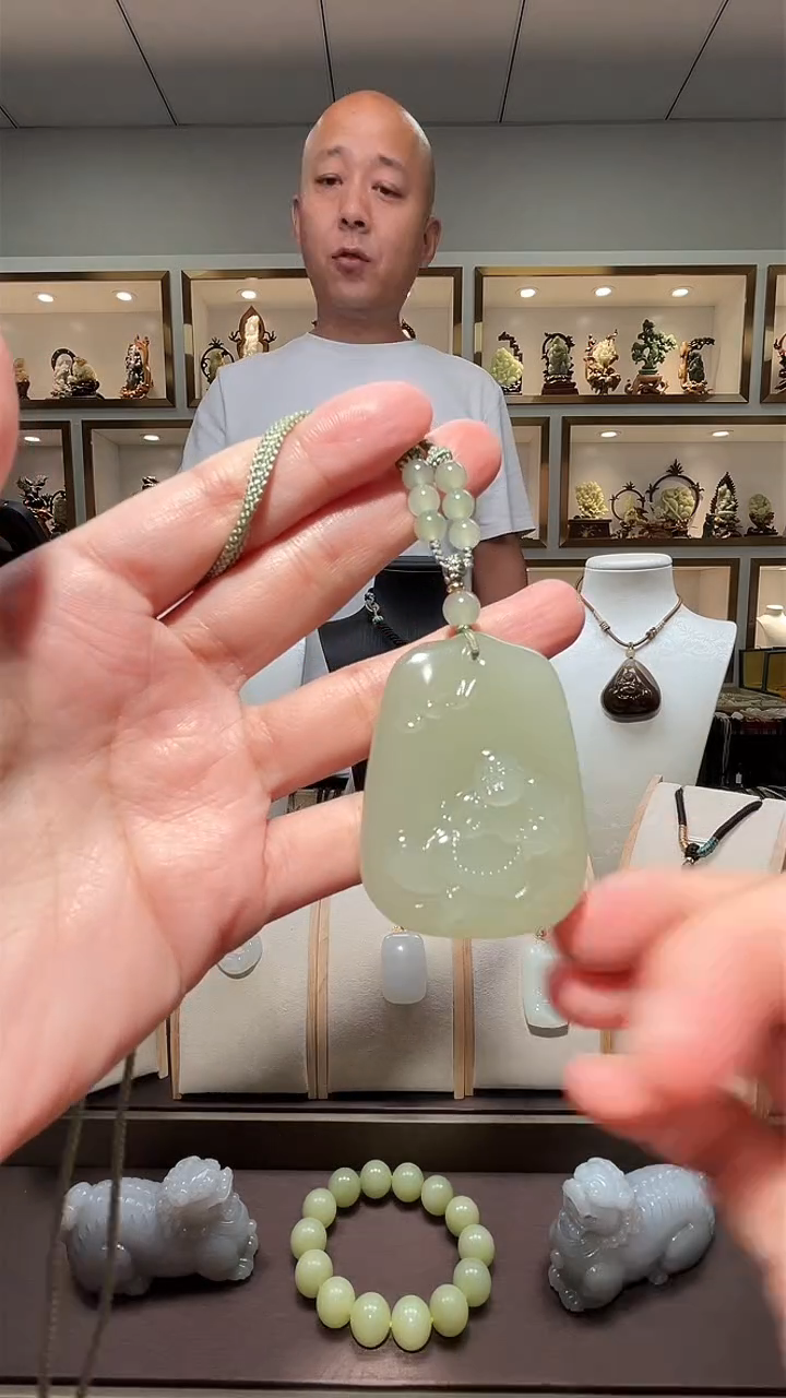 和田玉未镶嵌车挂苏