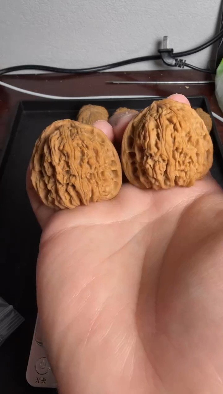 吊坠文玩核桃42尺全品逐鹿凹底南疆石43.4克