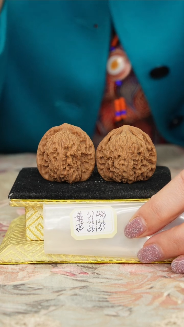 【闪购商品】文玩核桃把件原产地南将石