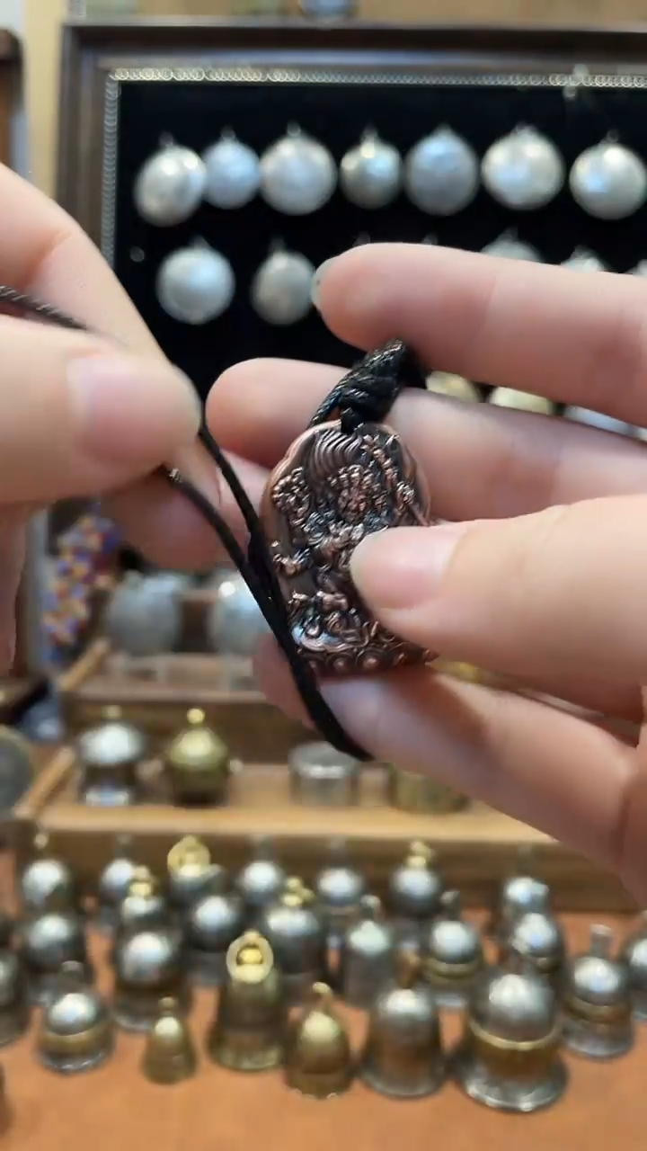 大黑天红铜吊牌配黑绳