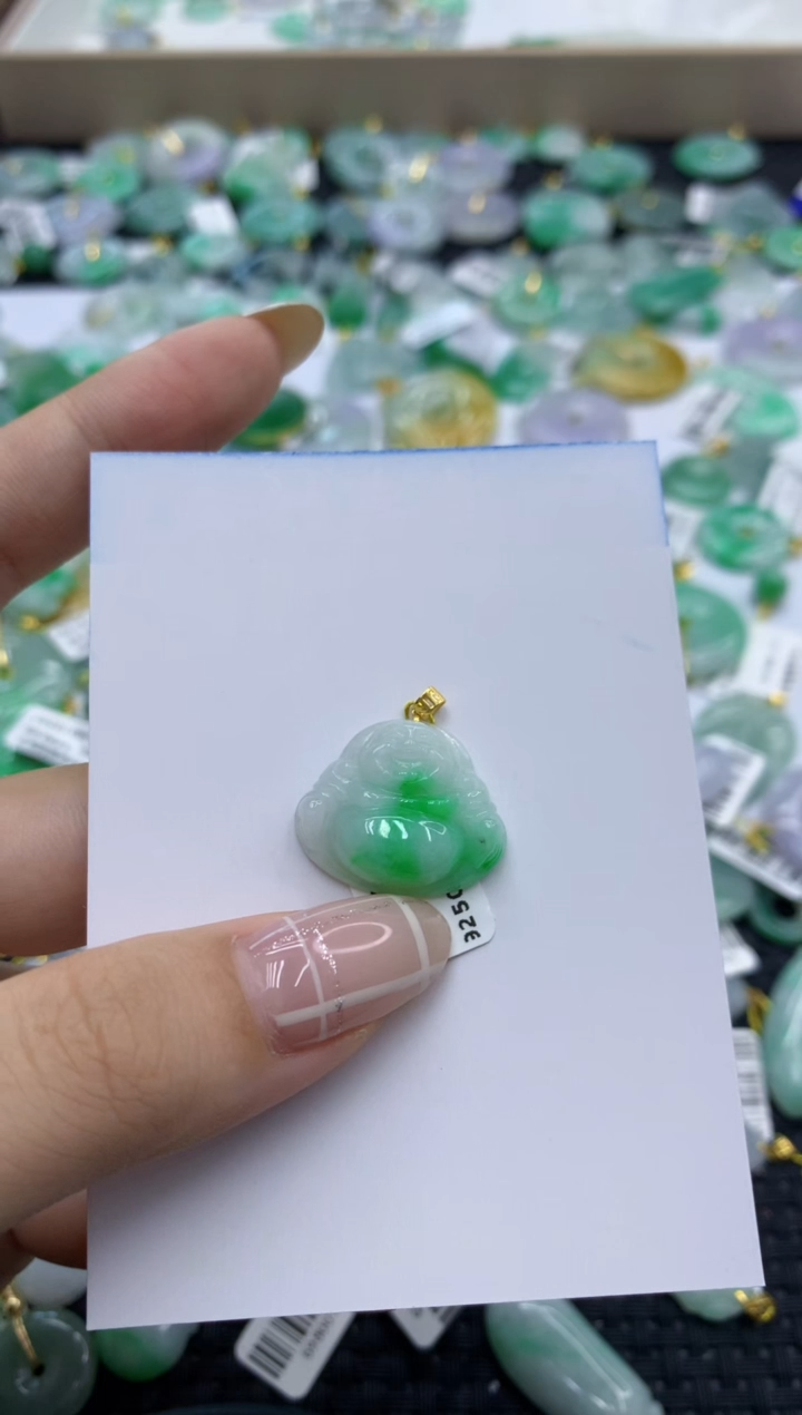 翡翠18K金镶嵌颈饰天然缅甸翡翠A货