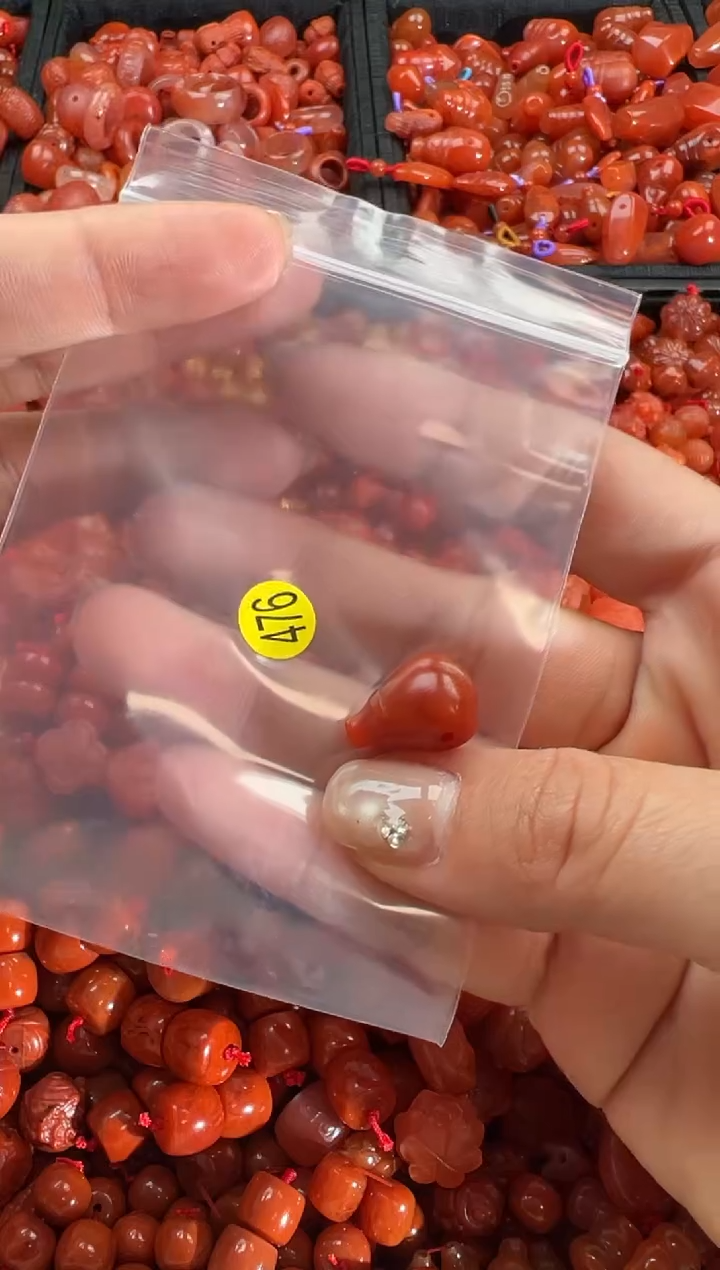 【闪购商品】南红玛瑙颈饰未镶嵌1