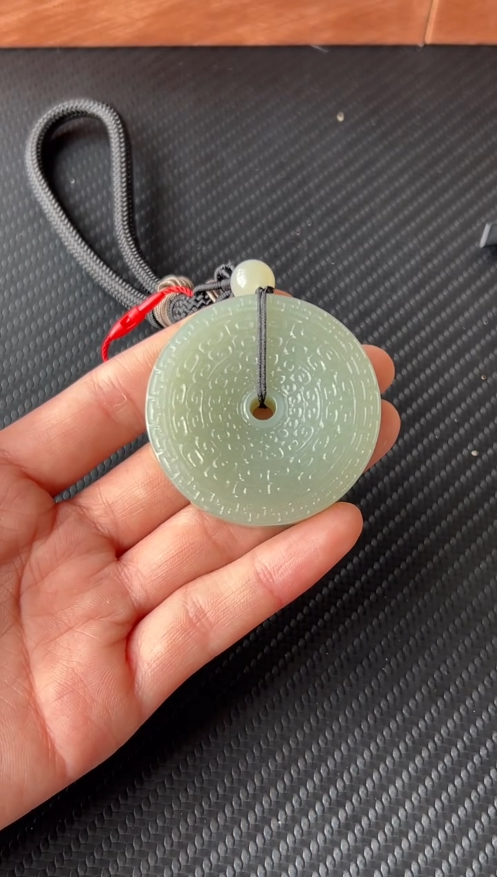 【闪购商品】和田玉把件未镶嵌且末微色差近矿