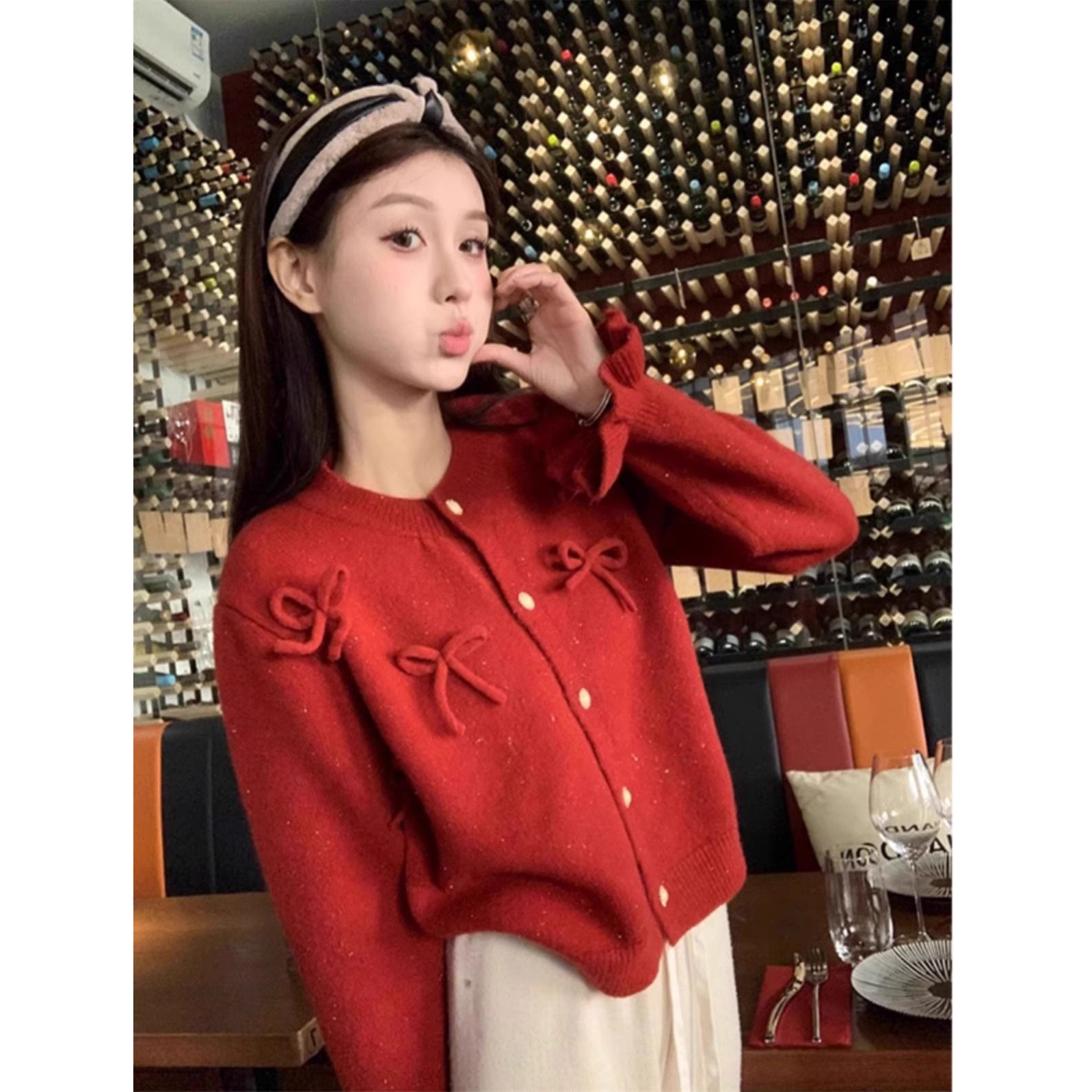 设计感圆领蝴蝶结洋气针织毛衣女开衫秋冬新款气质毛衣外套小香风