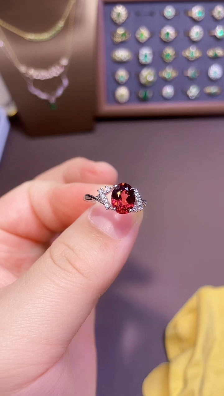 【闪购商品】石榴石戒指银S925镶嵌一枚