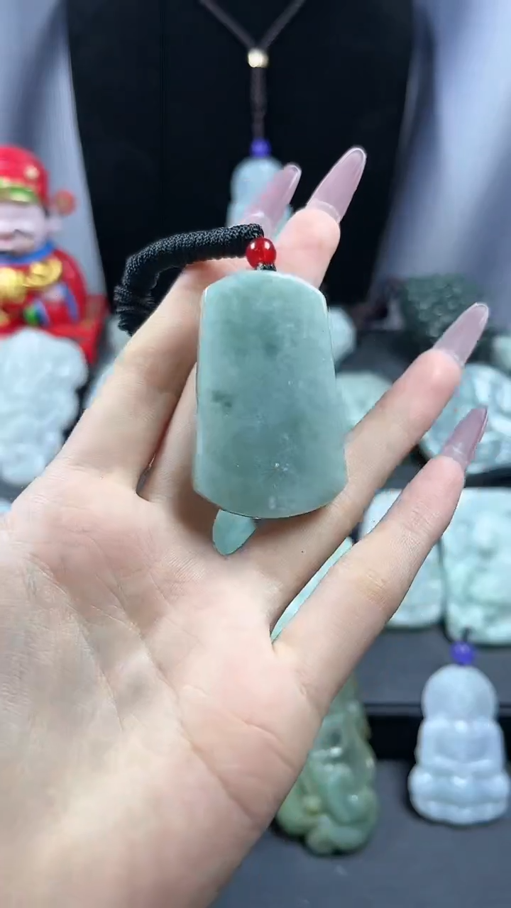 【闪购商品】翡翠颈饰未镶嵌无事牌