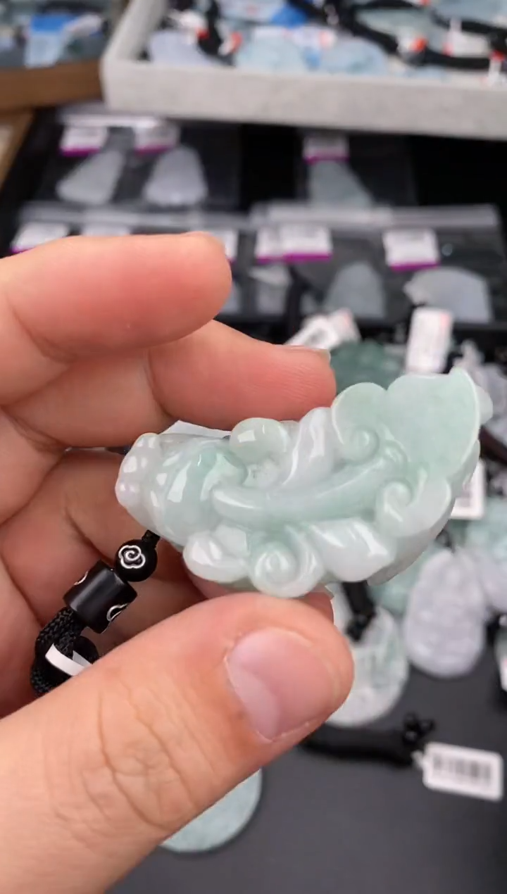 【闪购商品】翡翠颈饰未镶嵌  天然翡翠，一物一图