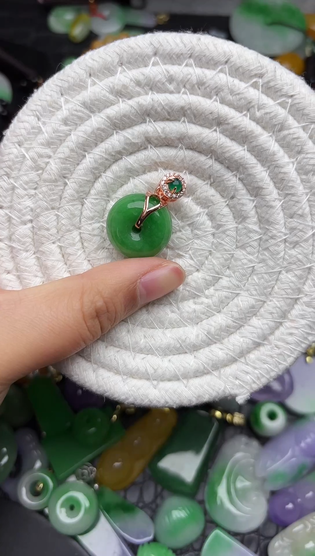 颈饰未镶嵌翡翠缅甸翡翠吊坠