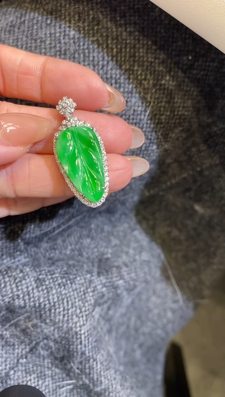 吊坠(不含链)18K金镶嵌翡翠叶子