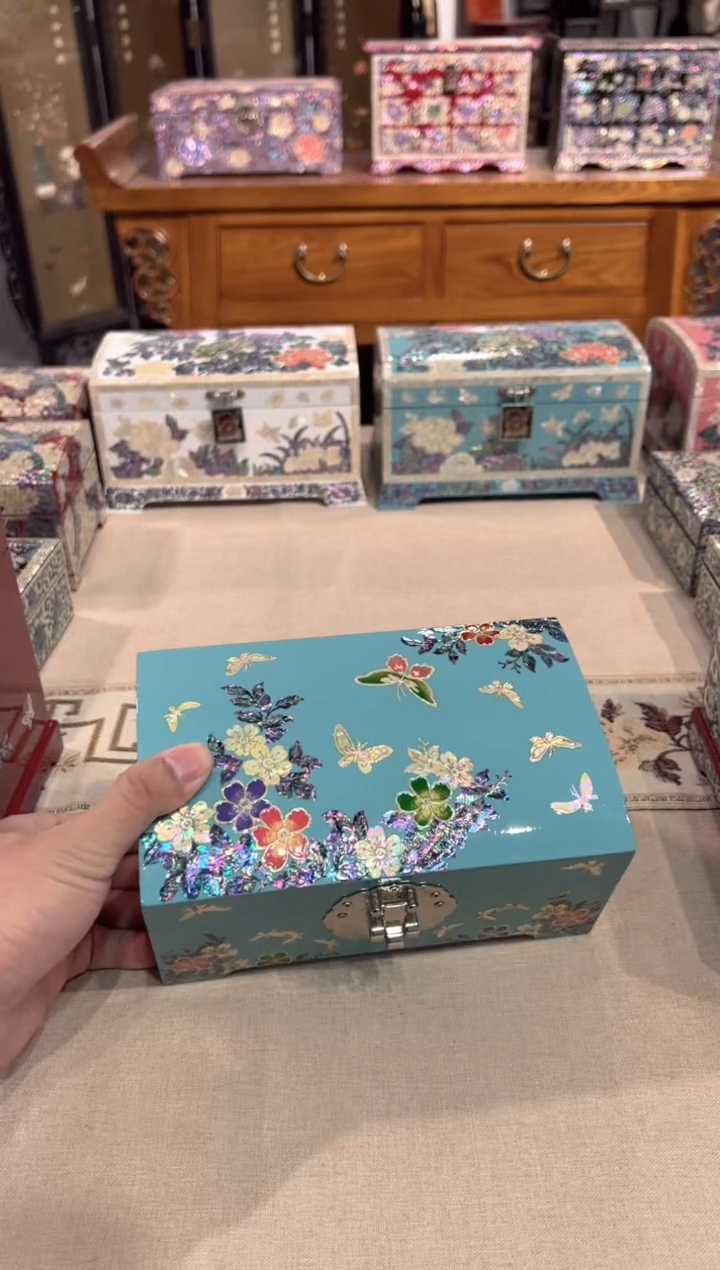 鱼锁满贝底弘贝雅螺钿漆器文化馆