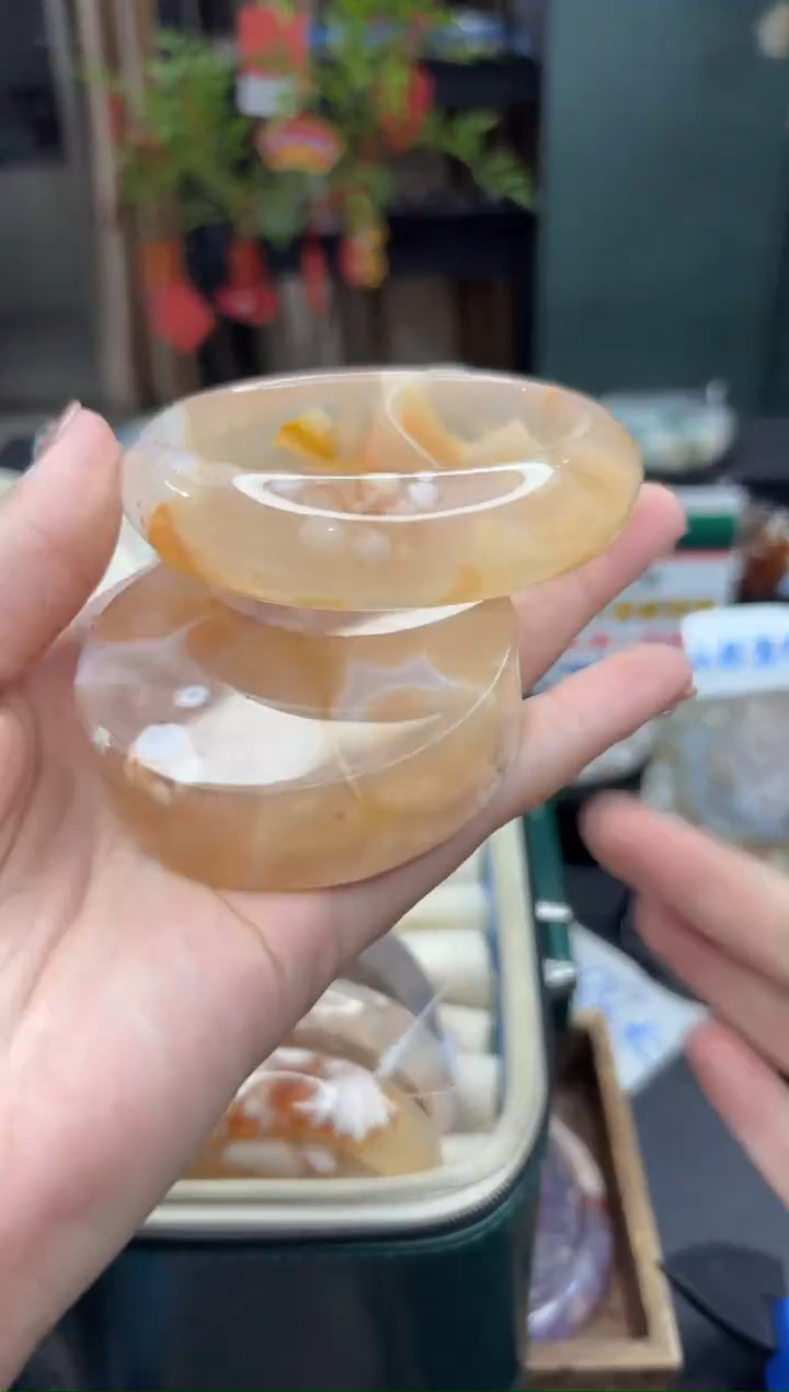 【闪购商品】石英质玉手镯未镶嵌57（62圈赠送镯心）