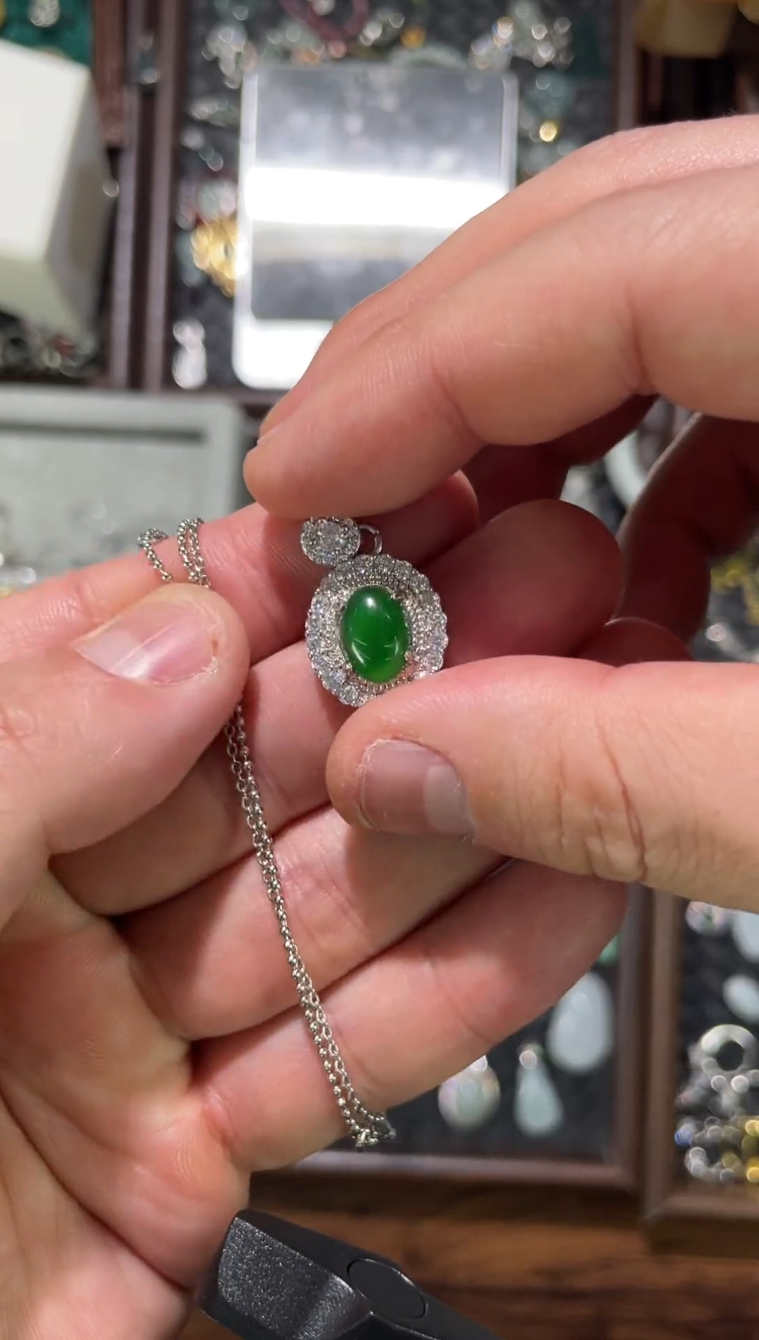 吊坠(赠链)未镶嵌翡翠死****硬天然A货缅料翡翠吊坠