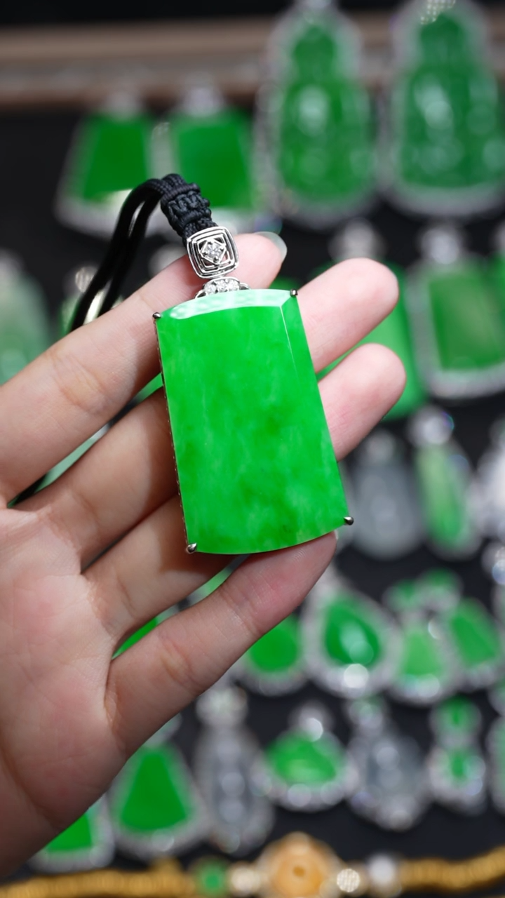 翡翠18K金镶嵌吊坠(不含链)吊坠