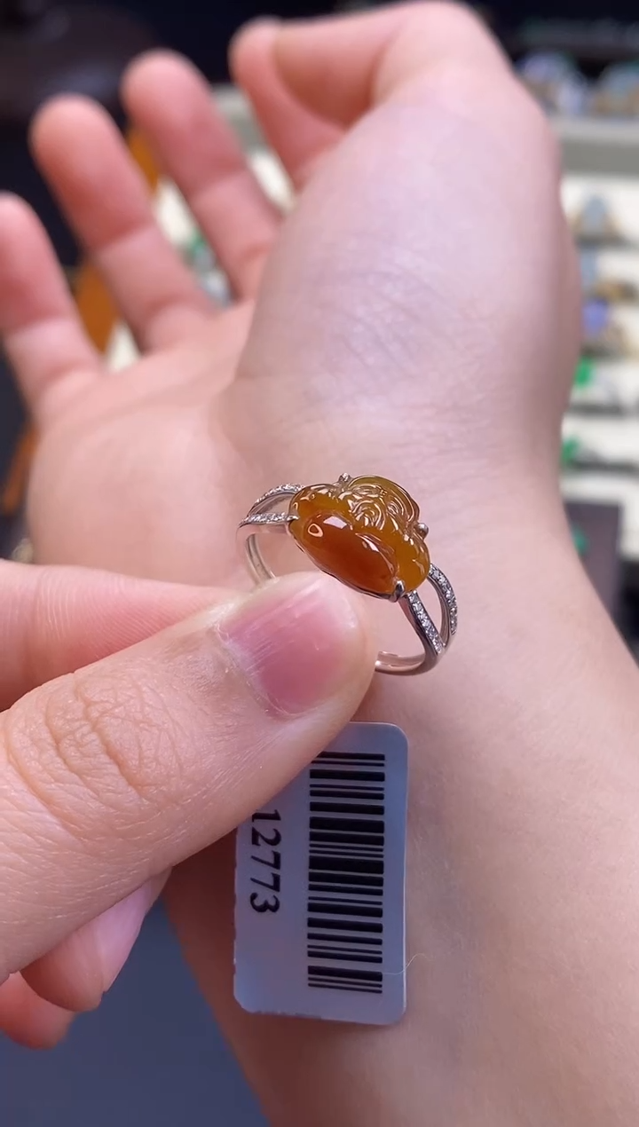 颈饰18K金镶嵌翡翠12773