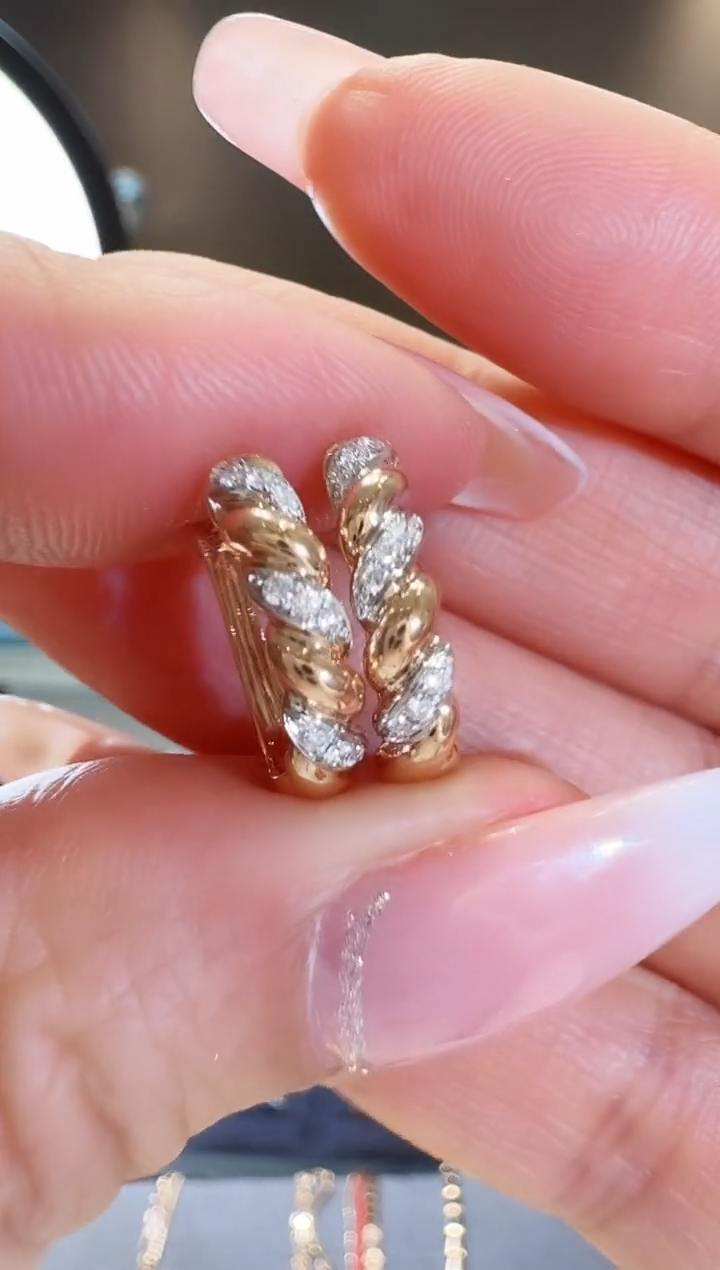 【闪购商品】钻石耳扣18K金镶嵌分色麻花耳扣