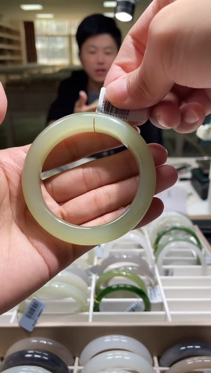 未镶嵌手镯和田玉55-56圈口 0021