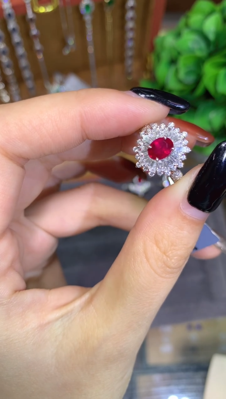 18K金镶嵌戒指红宝石1.04CT